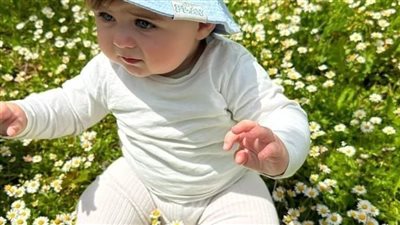 الاستاذه اللي نايمه