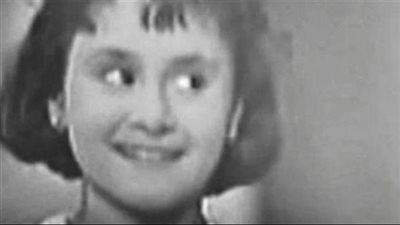 لن تصدقوا من هذه الطفلة.. أصبحت فنانة شهيرة وترملت في عمر 18 عام والمفاجأة في هوية زوجها